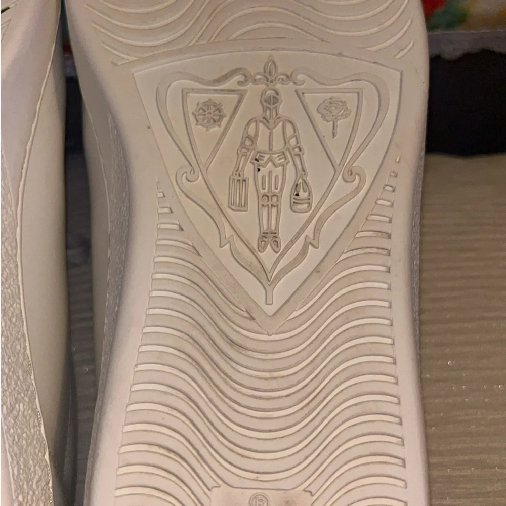 Gucci Embossed White Sole Sneakers - Picture 7 of 15
